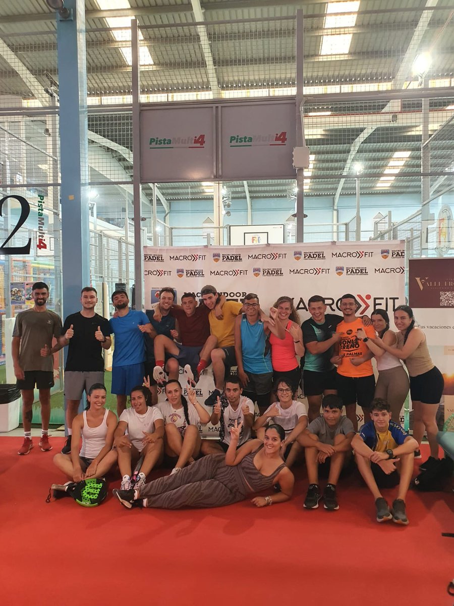 ingeniojoven's tweet photo. 👟 II Campeonato de Pádel ingeniojoven 🎾

La juventud se volvía a vestir de corto 👕 y ponerse a prueba 💪 con ingeniojoven. Debido a la alta demanda tras haber realizado en el mes de marzo un primer encuentro 🫶, ¡nos fuimos en junio a por el siguiente!. https://t.co/Cz9KKZ0ZQ5