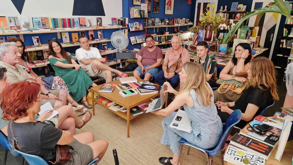 l2q2_fotografia's tweet photo. Nuestros socios #L2Q2 están preparando la próxima exposición de #fotografia inspirada en la vida y obra de PICASSO - Charla con Ana Cano en @SalvajesLibros #VillaviciosadeOdon #momentosqueinspiran ¡¡Os iremos contando!! #nosgustalafotografia #L2Q2fotografia https://t.co/ouhnwPKobx