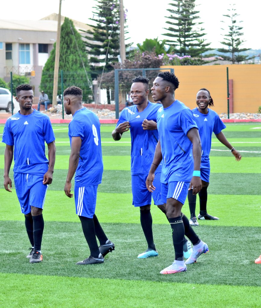 officialAdomako's tweet photo. BROTHERHOOD 💕💕

ƐBƐTƆDA..........🙄 https://t.co/JQ4TvmDu6w