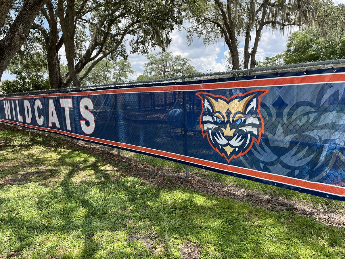 WoodbridgeElem's tweet photo. Thank you SpeedPro Tampa Westchase for your partnership &amp; amazing product designs that make our school look outstanding!  @HillsboroughSch https://t.co/NWWMj4LlpO