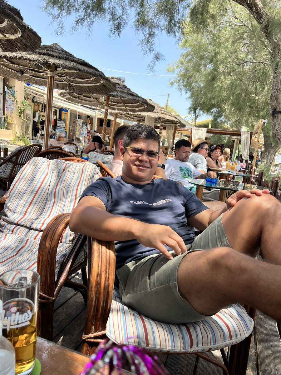 luisjose_iv's tweet photo. Manejando la tranquilidad #santorini https://t.co/KWABxyx4sI