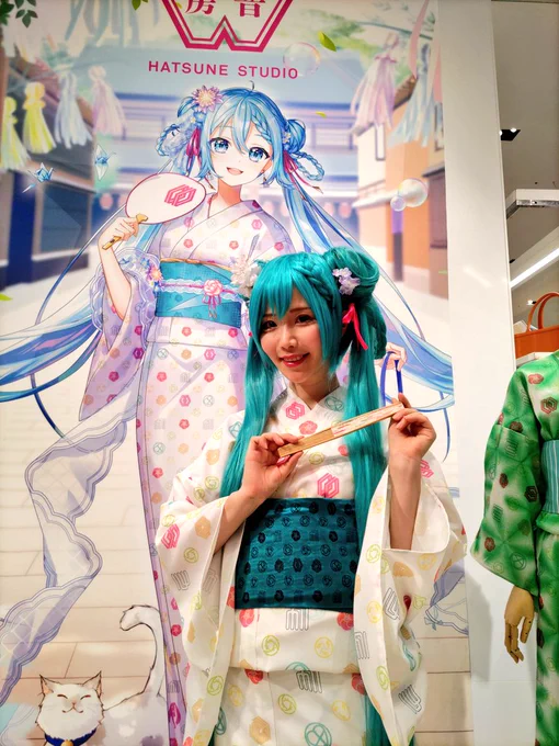 新宿タカシマヤで開催されてる初音工房さんを見てきました。コスプレーヤーさん超かわいい!!意識高いっ!!(写真は許可済み)#初音工房 