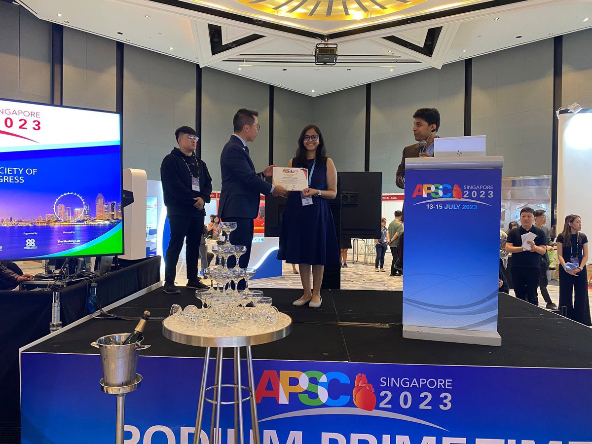 Huge congratulations to @AishwaryaPrak for winning the prestigious award for the best oral presentation at #APSC2023Singapore! Your remarkable skills and captivating delivery truly set you apart. Well-deserved recognition for your hard work and dedication! 🥇