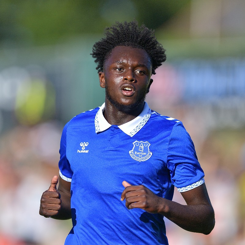 Everton's tweet photo. "It's a massive moment for me and my family. I have really enjoyed the opportunity to impress this week." 

@KatiaKouyate 💬