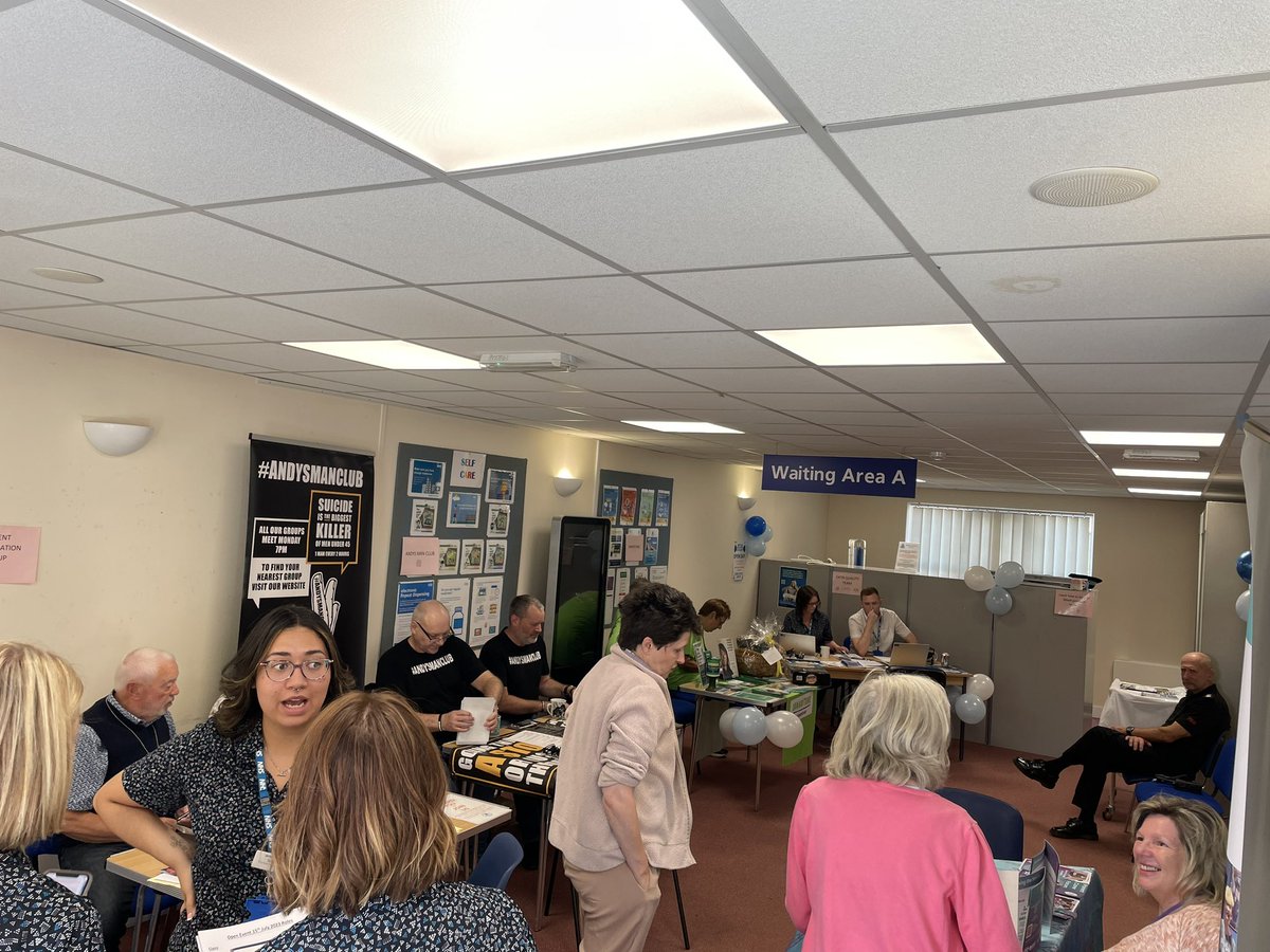 Scarborough’s on duty crew today have spent the morning supporting Brook Square Surgery. Giving advice on home fire safety and safe and well services we offer to our local community. Good networking with other local agencies. #samaritans #andysmanclub