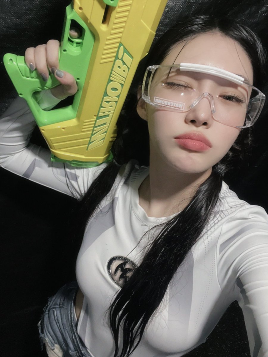 kchunghapics's tweet photo. KIM CHUNGHA https://t.co/bIH4Ydpf4R