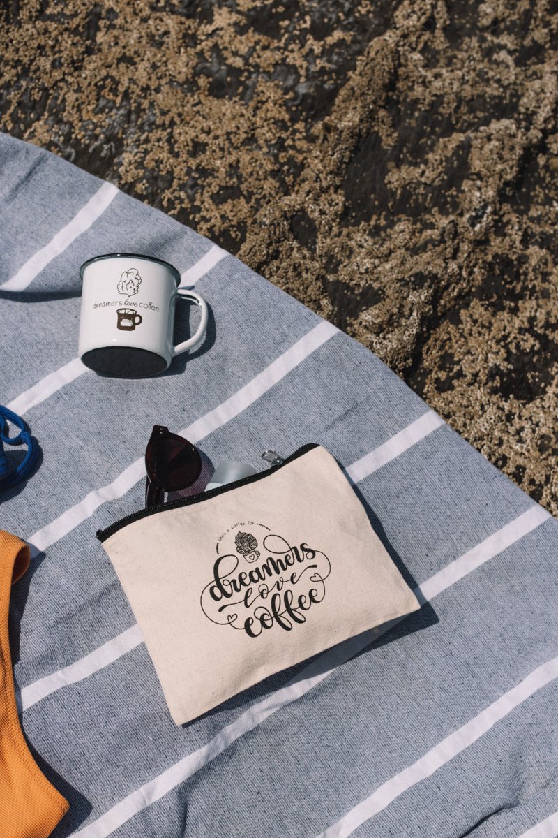 #CambioClimático
Con este calor es inevitable pensar en la importancia de nuestros bosques, el oxígeno y frescor que nos da la naturaleza. 
¿Te apetece colaborar con un ☕ que ayude a conservar el bienestar de nuestros ecosistemas? 🌳🌲
¡Te esperamos! 😊
👉acoffeefortheearth.org