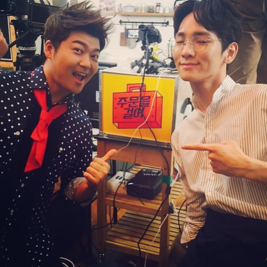 kibumonthisday's tweet photo. [150715] bumkeyk instagram and weibo updates

“live broadcast half an hour ago !!! #makeanorder” https://t.co/aq7Ao2sINJ