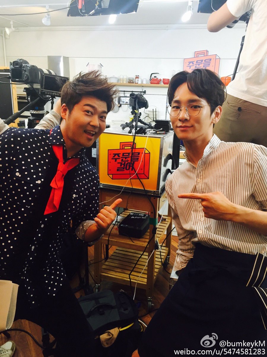 kibumonthisday's tweet photo. [150715] bumkeyk instagram and weibo updates

“live broadcast half an hour ago !!! #makeanorder” https://t.co/aq7Ao2sINJ