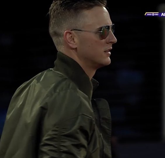 뷰캐넌 탑건 코스프레까지 함 폼 봐