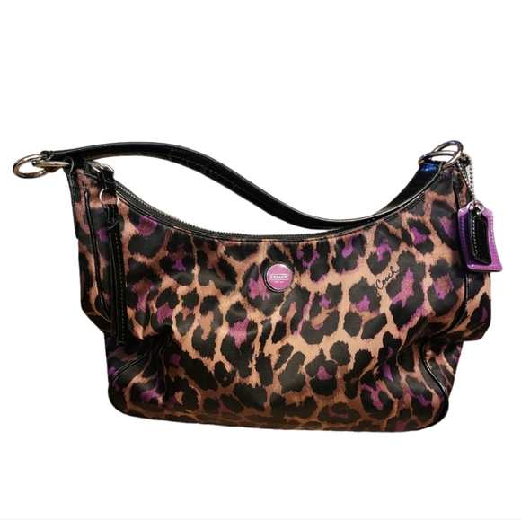 So good I had to share! Check out all the items I'm loving on <a href="/Poshmarkapp/">Poshmark</a> #poshmark #fashion #style #shopmycloset #talbots #staringatstars #coach: posh.mk/aRv8WE63rBb