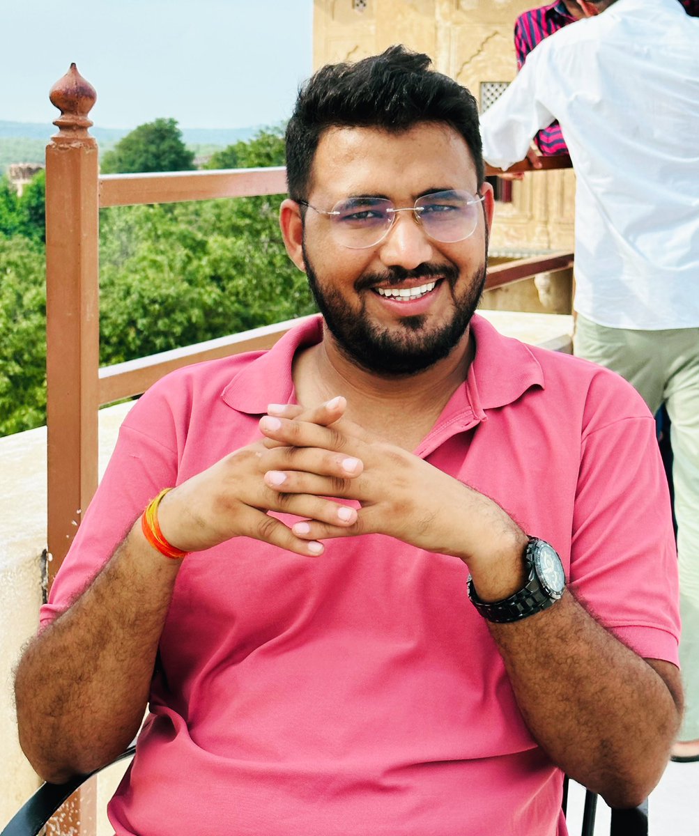 Dadarwal7's tweet photo. तुम चलने का हौसला तो करो, दिशाएं बहुत है।
कांटों की फिक्र मत करो, तुम्हारे साथ दुआएं बहुत है !! #dadarwal https://t.co/N2U9XAAiqB