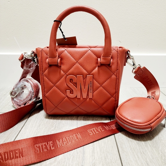 edgewatergr8c's tweet photo. So good I had to share! Check out all the items I'm loving on @Poshmarkapp #poshmark #fashion #style #shopmycloset #stevemadden: https://t.co/7WPZ6tEtRb https://t.co/Uw78VBo1Oa
