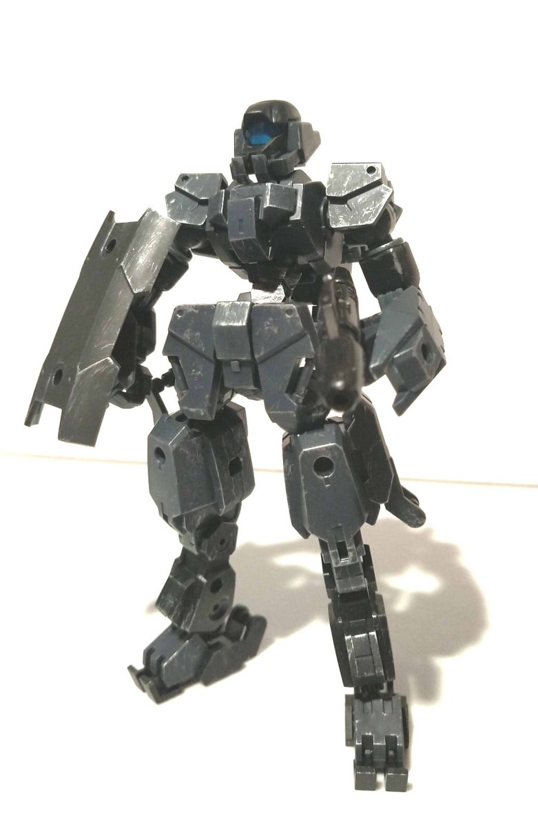 売り場でなんか良いの無いかな～と物色して興味が出たので買ってきた30MMのフォレスティエリというの

猿っぽいというかスターフォックスのサルジャーの更に体伸ばしたみたいな雰囲気で遊ぶと結構好みな気がする
適当に食玩から武器でっちあげたり、シルバーでドライブラシするだけでも良い感じね 