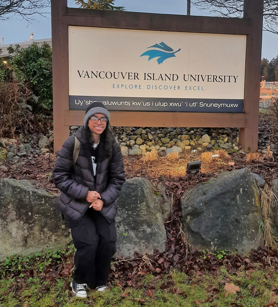 viunews's tweet image. Meet Becky Duarte, a first-year Digital Media Studies student who moved to Nanaimo from Mumbai at the beginning of 2023. Read a few things about VIU that stood out for her during her first few weeks on the #VIUBlog: bit.ly/46Ae7mb