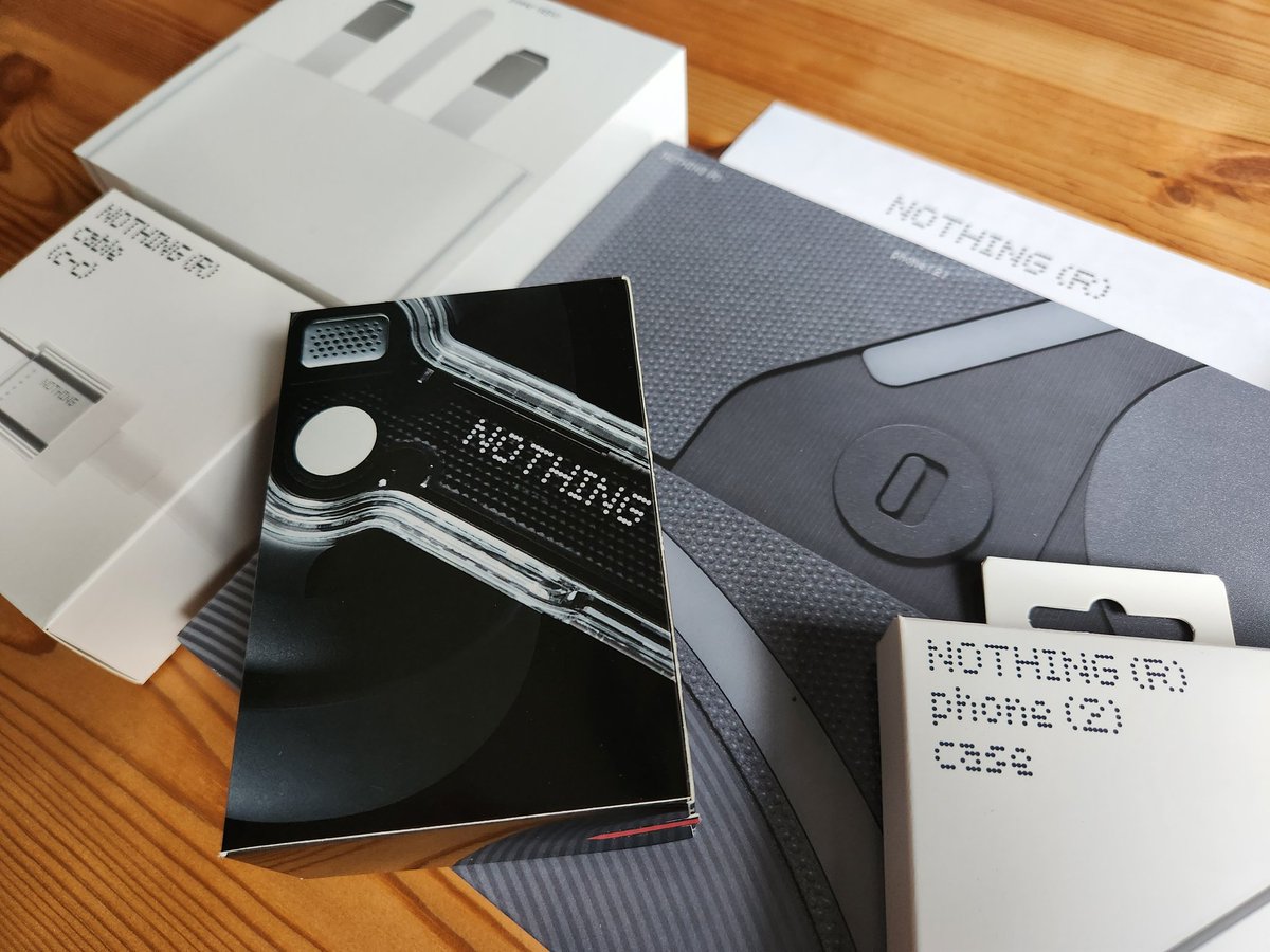 TechFed1's tweet photo. @nothing to see here... Move along! Unboxing coming soon! #NothingPhone2 #NothingEar2 https://t.co/qaLn7ID9ZL