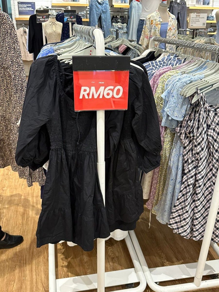 EVAdftjl1's tweet photo. In fact, every girl is a shopaholic at heart 🤣🤣 https://t.co/4Qft8PCpGJ