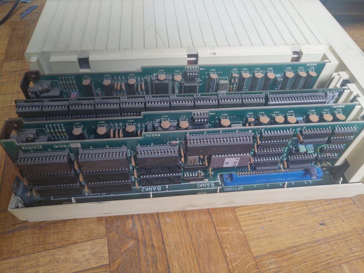 Altomare3's tweet photo. @BinaryDinosaurs Hell yes, the baby even has one available slot (that used to house a Minitel server card)! https://t.co/yg0qCbiLef