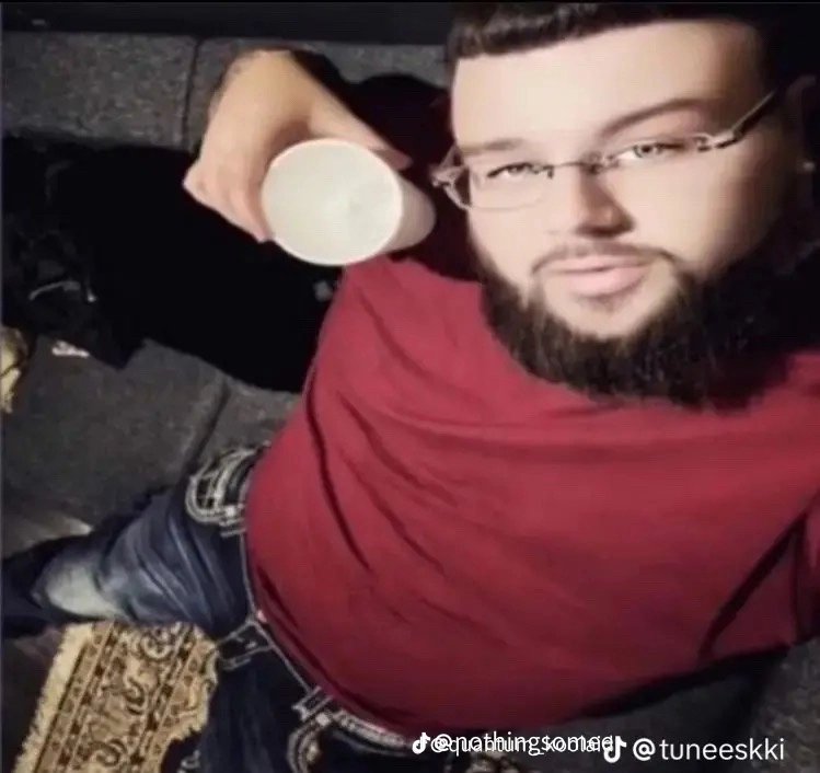 banned_forlife's tweet photo. It's better to piss in the sink than sink in the piss🧐 https://t.co/pI1HbdrB2T
