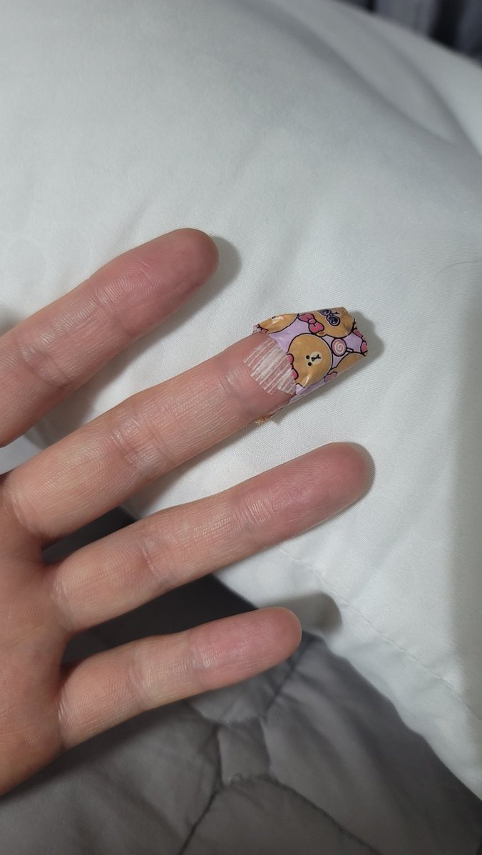 비상! 비상! 칼질하다 손가락도 슥~
큽😖 상여자는 울지않는다 ...뿌엥