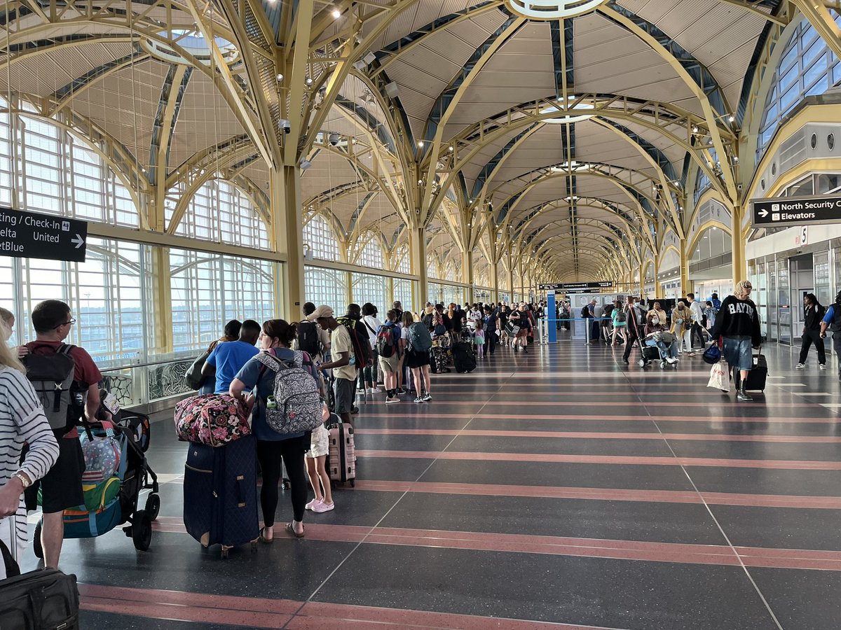 Checking in first time at the renovated <a href="/Reagan_Airport/">Reagan Airport</a>. This is somehow supposed to be more efficient??  Not impressed. Cc <a href="/AmericanAir/">americanair</a>