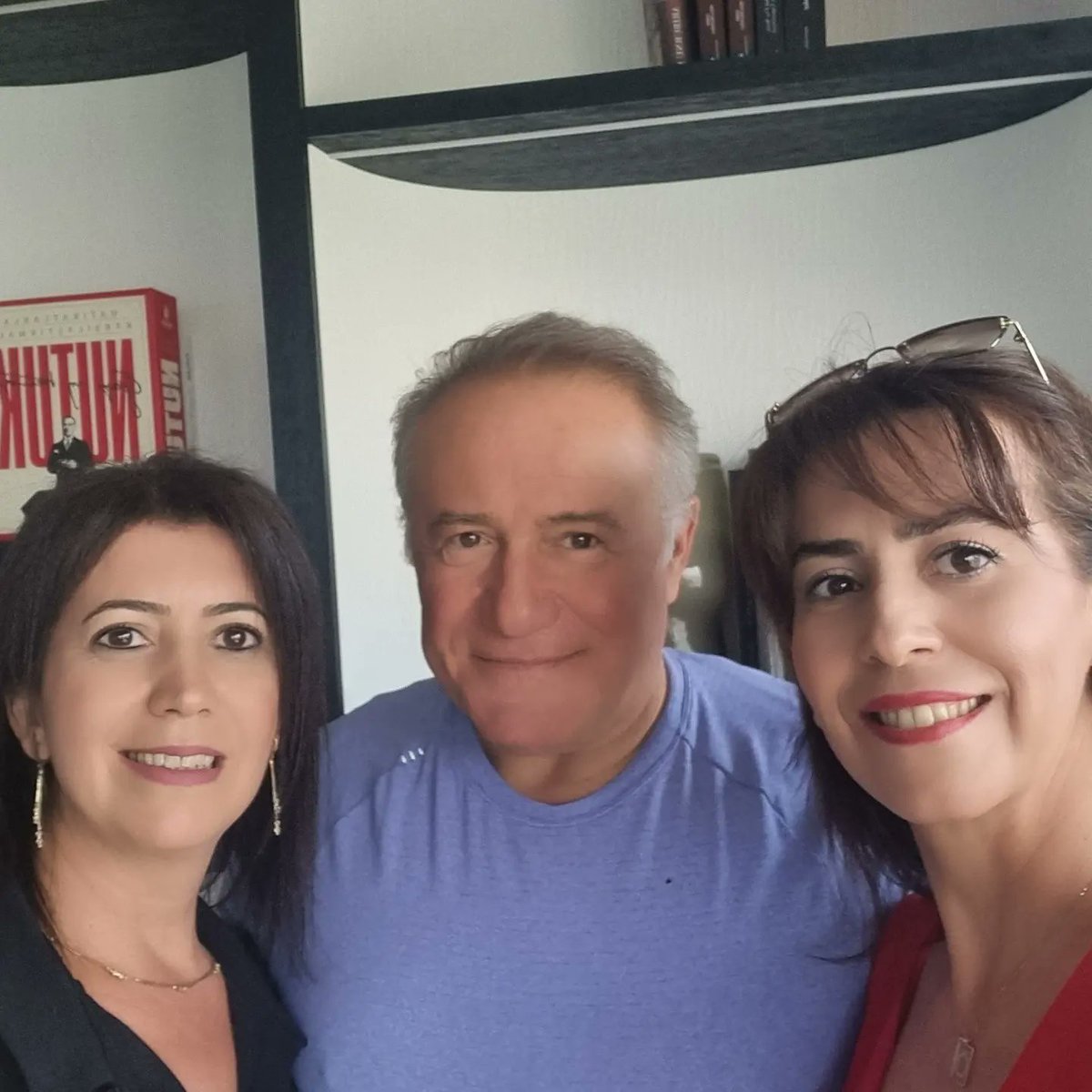 Bahçeşehir Uğur Eğitim Kurumları (BUEK) ve Bahçeşehir Üniversitesi Mütevelli Heyeti Başkanı Enver Yücel’i makamında ziyaret edip, çalışmalarımız hakkında bilgi verip, değerli görüşlerini aldık. Ekip olarak teşekkür ederiz <a href="/enveryucel/">EnverYucel</a> <a href="/bauglobal/">BAU Global</a>