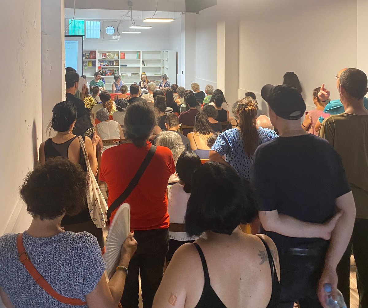 CNT_Barcelona's tweet photo. @feministes_cat Seguim ara amb la intervenció de @SANDRANOQUEER un testimoni més que necessari 👇 https://t.co/PoyCPeyVyc