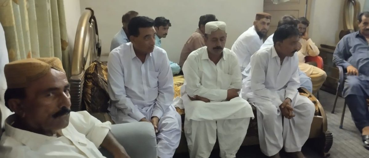 halepoto5333's tweet photo. ماتلی: پاکستان پیپلزپارٹی ڈسٹرکٹ بدين کے رہنما محمد صالح ھالیپوٹو اپنی رہائش گاہ گوٹھ چیف سردار بشیر احمد ھالیپوٹو فلکارا میں حلقے کے لوگوں مختلف برادریوں کے معززین سے ملاقات کررہے ہیں اور اُن کے مسائل سننے۔
#VoiceOfMatliBadin https://t.co/CPpNBeBASi