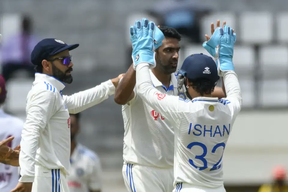 imVkohli's tweet photo. A complete team effort. Congratulations to Yashasvi &amp; Ishan on your Test debuts. 🇮🇳 https://t.co/4i2WA0sEjA