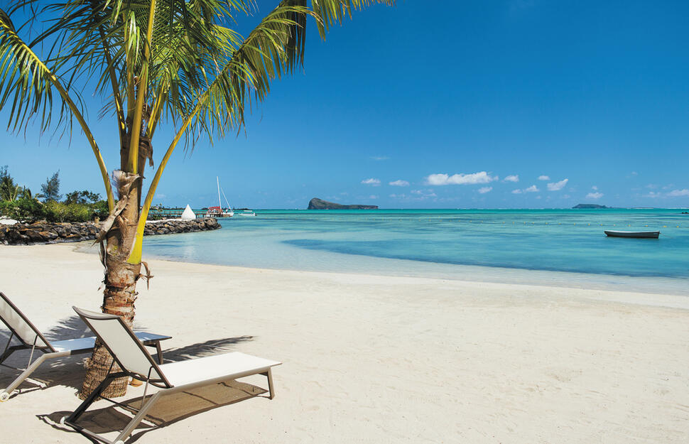 TriangleTravel's tweet image. This offer combines 6 nights all inclusive on the tropical island of Mauritius, submerging yourself in paradise followed by 3 nights in Dubai, a city where there’s so much to see, do and explore.

For couples in search of a romantic hid - swiy.co/EwD2