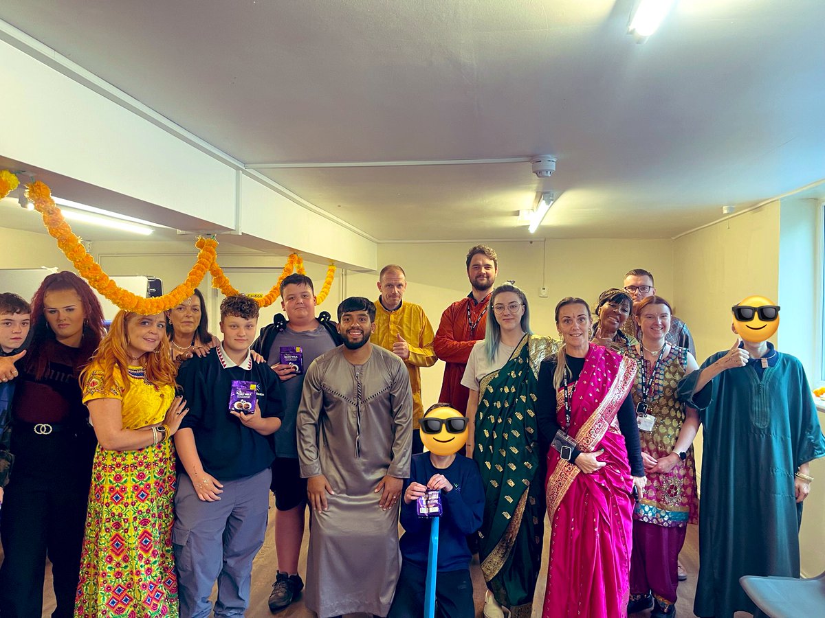 PaceIndependent's tweet photo. Friday was a celebration of South Asian culture. We explored the differences between the four major religions in the region. Learned why cricket is such a popular sport in the area. Students also got to create their own henna designs, and dress up in traditional outfits! (1 of 2) https://t.co/dPioCVC2zH