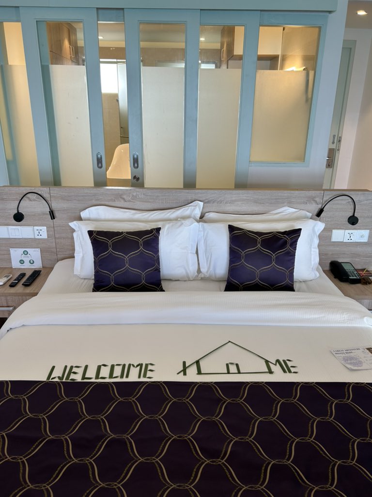 angieys35's tweet photo. Back at Siyam World, Maldives with my family. So lucky to work for such a fabulous company. Thank you for having us 💕 #travel #familyfun #Maldives https://t.co/oYdAJBeX9A