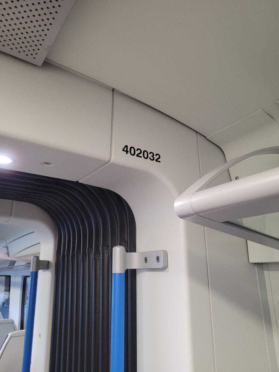 FlTeather's tweet photo. @TLRailUK 1215 from Blackfriers to Sevenoaks https://t.co/nrswPOZv1q