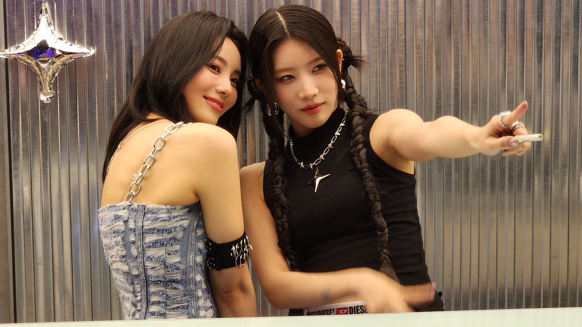 IoonaIoop's tweet photo. classic lipsoul https://t.co/247GlXy28U