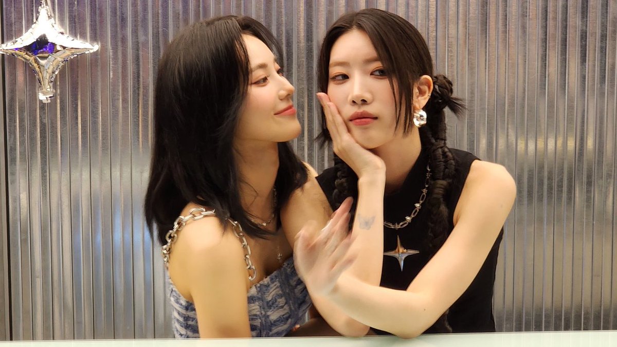 IoonaIoop's tweet photo. classic lipsoul https://t.co/247GlXy28U