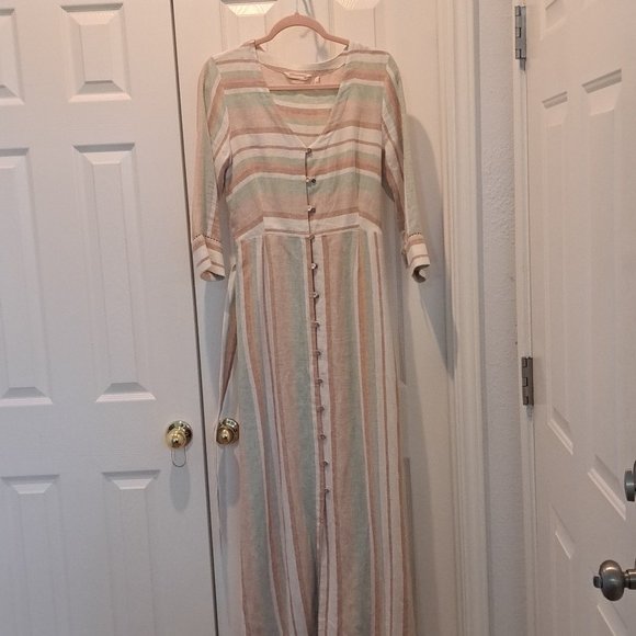 MiMiWells20's tweet photo. So good I had to share! Check out all the items I'm loving on @Poshmarkapp #poshmark #fashion #style #shopmycloset #robertlouis #softsurroundings #philosophy: https://t.co/cKmhlHJ6Zg https://t.co/rQxDQlNO1q