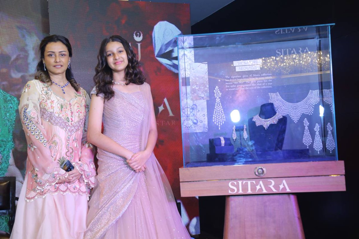 ViswaCM1's tweet photo. "Timeless elegance, Princess #SitaraGhattamaneni, radiates at @PMJJewels1964's mesmerizing Look Book Launch, preserving alluring moments." ✨🤩

She dazzles in the "#Princess" a sweet short film, premieres on 19th July. 💥

#PMJJewels #PrincessSitara https://t.co/EumNApDCsE