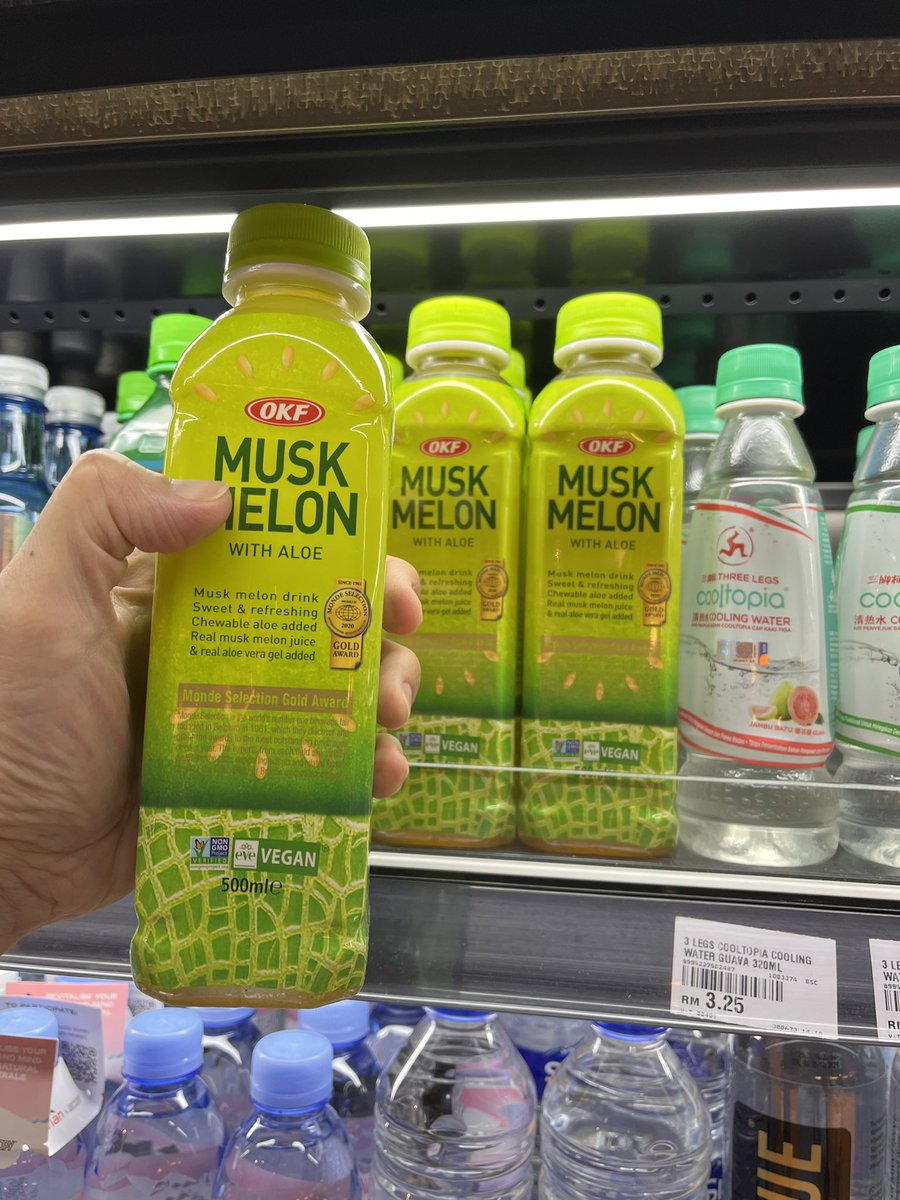eddierazak's tweet photo. I’d recommend this cooling refreshing melon drink for any cage fight. @elonmusk https://t.co/vjeuQf0NeP