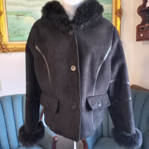 So good I had to share! Check out all the items I'm loving on <a href="/Poshmarkapp/">Poshmark</a> #poshmark #fashion #style #shopmycloset #lei: posh.mk/TLgkUMo8rBb