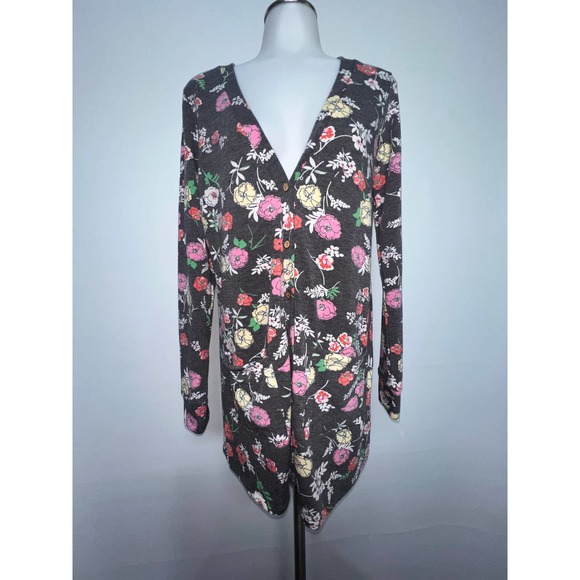 LobnerAnna's tweet photo. So good I had to share! Check out all the items I'm loving on @Poshmarkapp #poshmark #fashion #style #shopmycloset #gb #agnesdora #luckybrand: https://t.co/ZT1Ff9TTKm https://t.co/wXv5Gkk7Y4