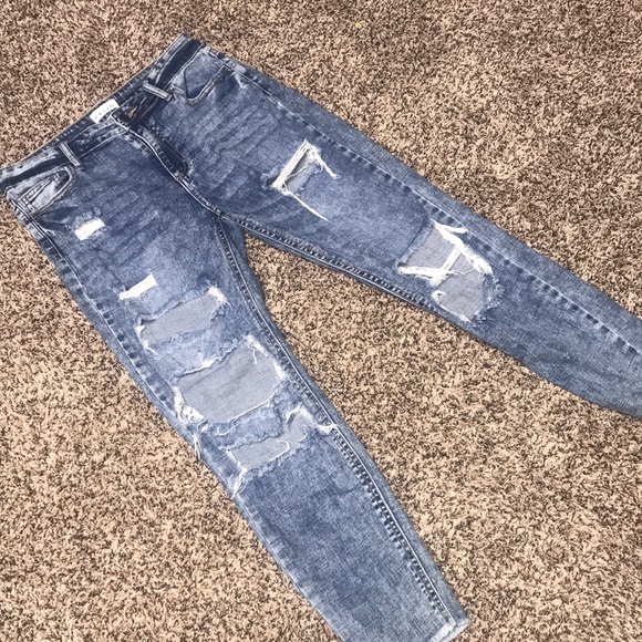 Zydre9's tweet photo. So good I had to share! Check out all the items I'm loving on @Poshmarkapp #poshmark #fashion #style #shopmycloset #cello: https://t.co/AsDo8ajT30 https://t.co/TCdordwS2d