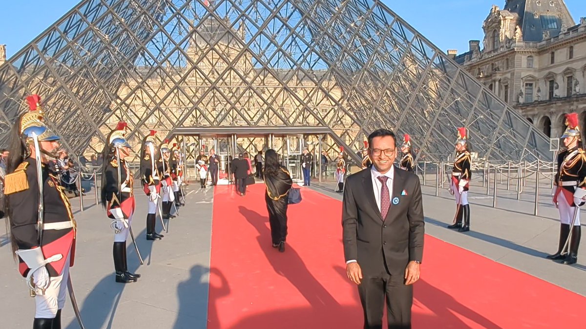 tarunsmehta's tweet photo. Pretty darn fantastic to hear 'Saare Jaahan se Achcha' in Paris. On their national day parade of all the places!

Had a fantastic time participating as part of the CEOs council joining the PM @narendramodi ji on his trip to France. India is now the world leader for electric 2W technology and products. From battery tech to esp Software and charging standards - India will be one of the largest exporters of EV 2/3 wheeler tech in the world. We are presented with a fantastic opportunity @atherenergy to bring this tech+products combo to the European markets and new age Indian companies will be able to make the most of it!

It was particularly refreshing to see so many new Indian startups in the cohort this time!