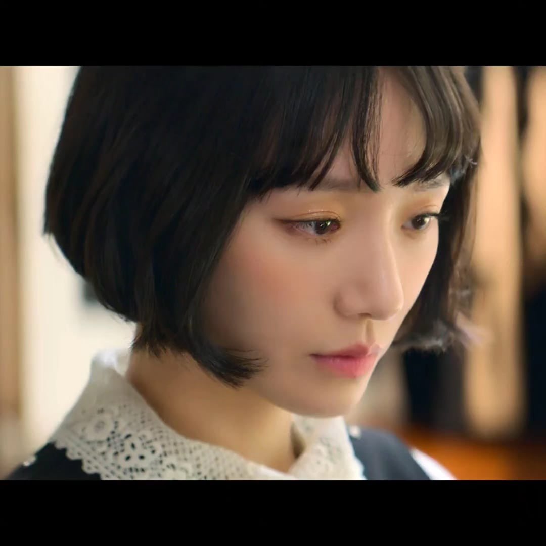 #ParkGyuYoung wore #MIUMIU Cardigan & Minidress in Netflix Drama, #CELEBRITY Episode 3. #박규영 #셀러브리티 #드라마패션 #미우미우 #kdrama_fashion #kdramastyle #parkgyuyoungstyle...