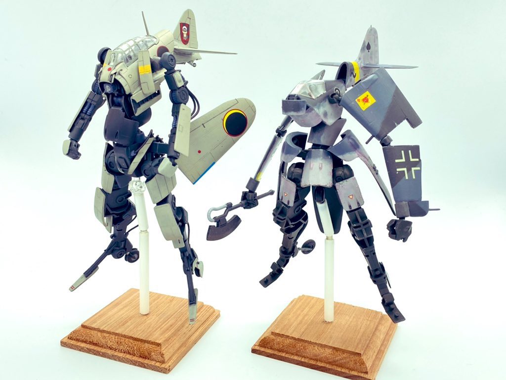 _amRage_'s tweet photo. 「飛行機のプラモ楽しいなぁ…」
　↓
「せや！ロボにしたら楽しさ2倍ちゃうか！？やったろ！」
　↓
楽しすぎてどんどん増えて今に至る

 #君たちはどう作るか https://t.co/0Kkhjt6gVN