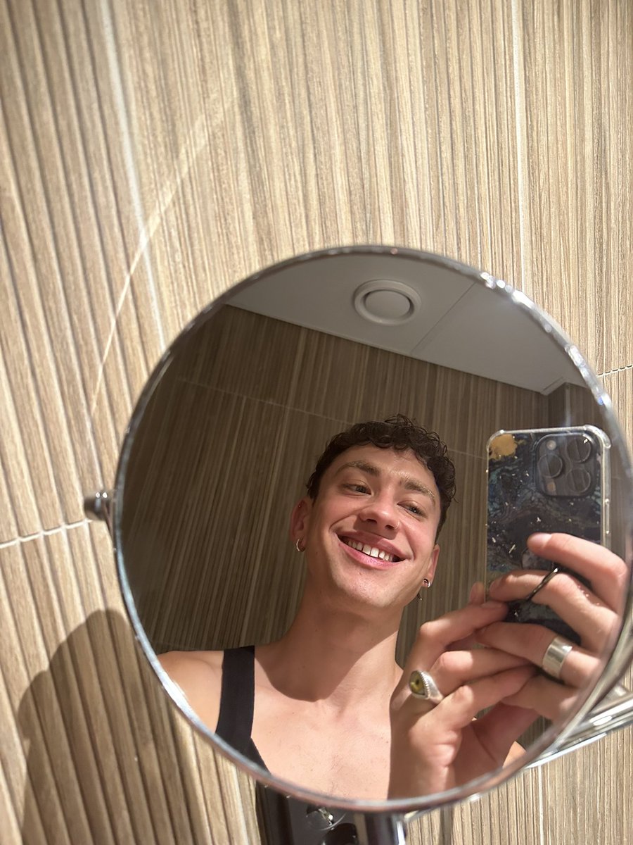 olly alexander tweet media