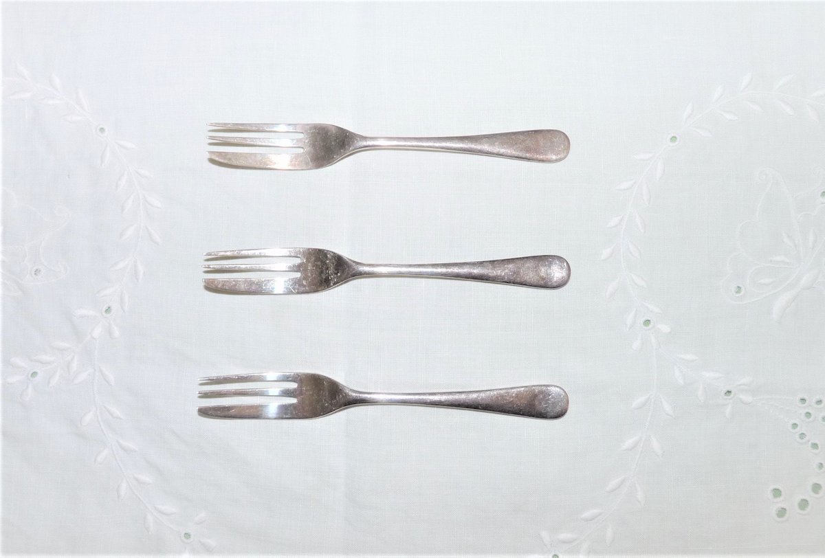 tigafi's tweet image. Elkington Plate Cake or Pastry Forks, Antique Pastry Fork, Silver Plate, EPNS, Wedding Fork, cottage chic, Desert Forks etsy.me/3pTkIrl #silver #metal #cakefork #pastryfork #antiquepastryfork #silverplate #weddingfork #cottagechic #buffetfork#elkington