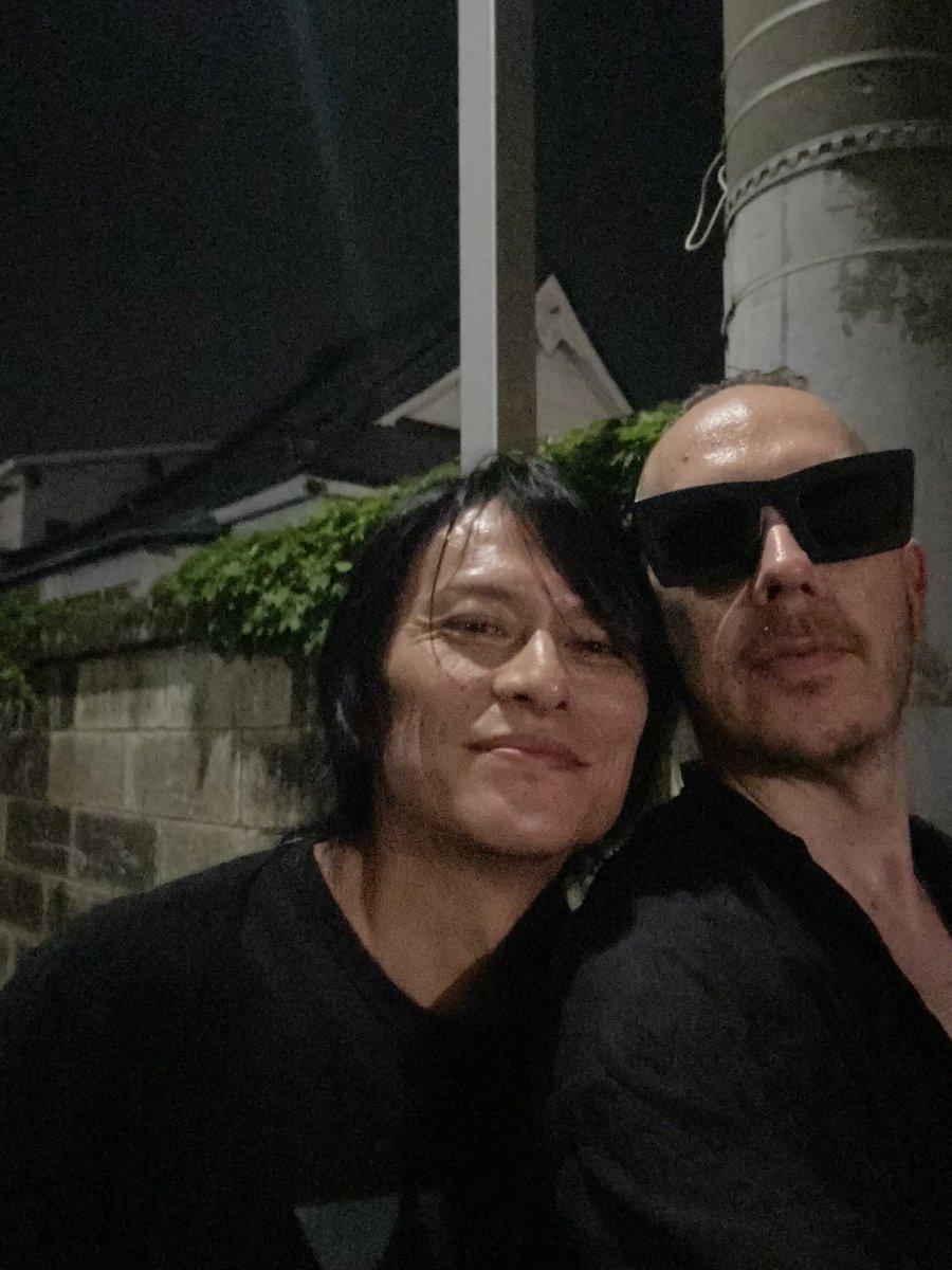 BLACKASTEROID's tweet photo. oh hello #bucktick #ATSUSHI @BUCKTICK_INFO 

let’s get the band back together #schwein @raymondwatts https://t.co/WNQOcZ9H4C
