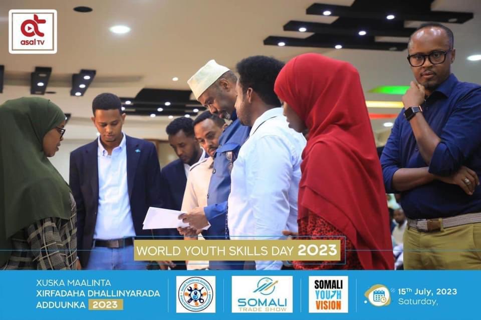 AbdisalamSharf's tweet photo. Waxaan maanta ka qeybgalay Xuska Maalinta Xirfadaha Dhalinyarada, kaasoo ka qabsoomay magaalada Muqdisho. Run ahaantii dhalinyaro bilaa Xirfad ah Waa Wadan Bilaa mustaqbal ah.  Hantida ugu muhiimsan ee Ummadi leedahay waa dhalinyaro xirfadlay ah oo hal-abuur leh https://t.co/cOomXP9umP