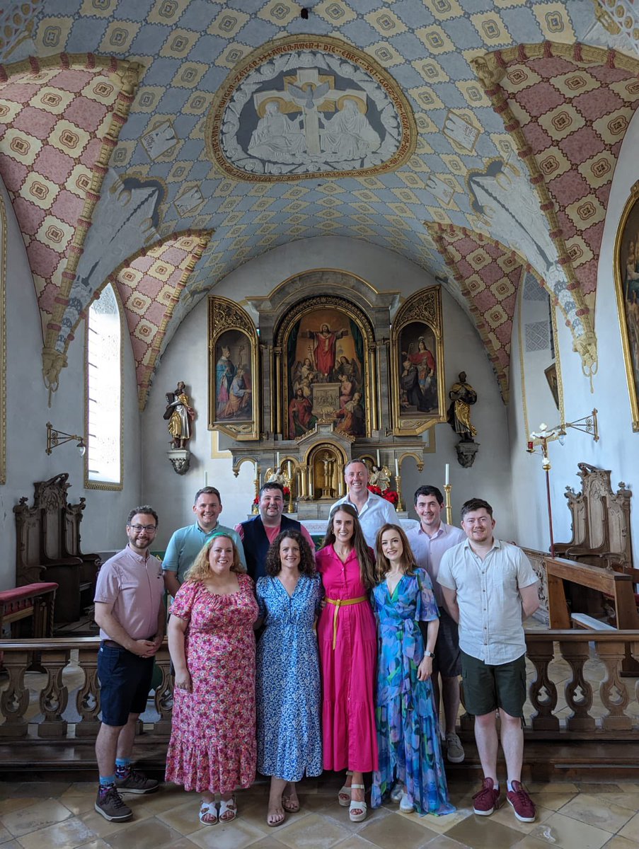 jcwexford's tweet photo. The @GalwayAlumni Choir sang their first overseas concert in Bavaria 🇩🇪 today in 35 degree heat! Vielen dank to our wonderful hosts - @egrealis (Arts class of 2007) and the “Huglsingers” who performed with us. @uniofgalway @GalwayVocal https://t.co/yuMfvj4p9m
