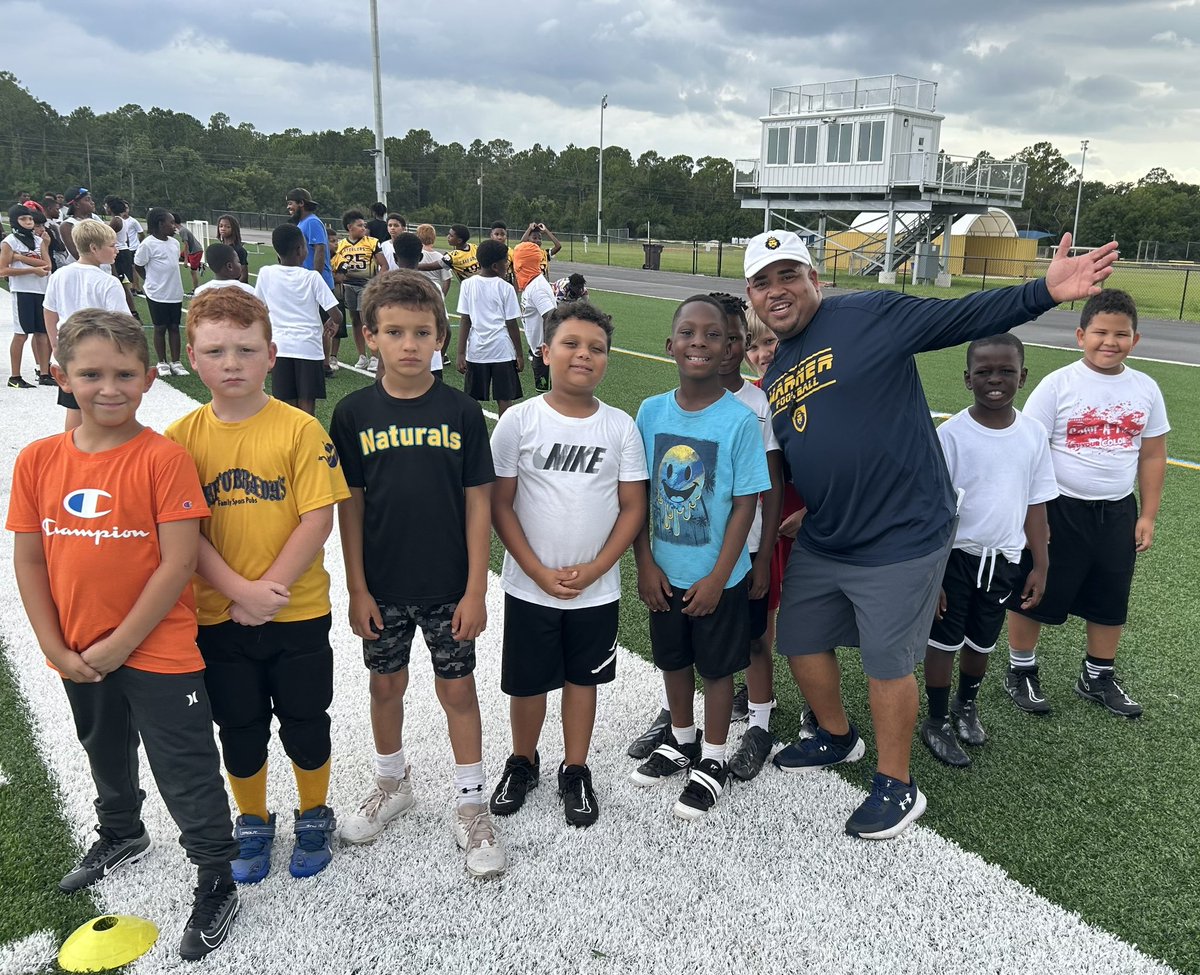 DistinctlyHIS_'s tweet photo. Football 2 Faith in Florida!
Next up: Cali!
#FTFNational #DistinctlyHisMinistries
#Xenith #DistinctSports #WarnerUniversity https://t.co/arx6Fsx5DA